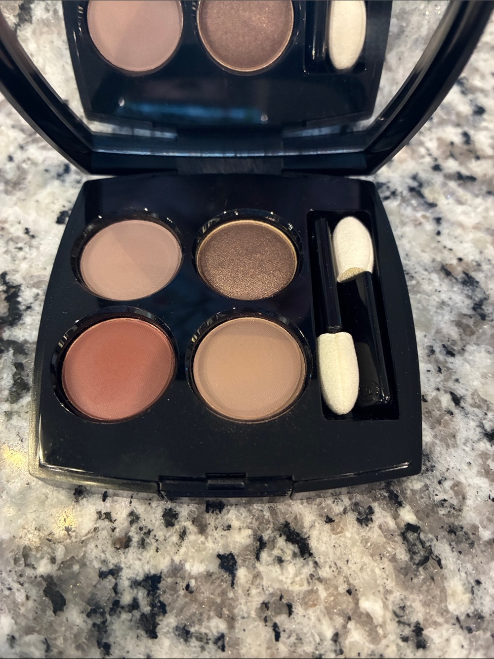 Neutral & Warm Eyeshadow Quad - 328 blurry mauve